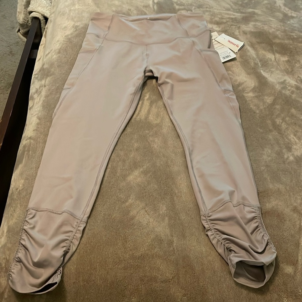 Women’s athletic leggings